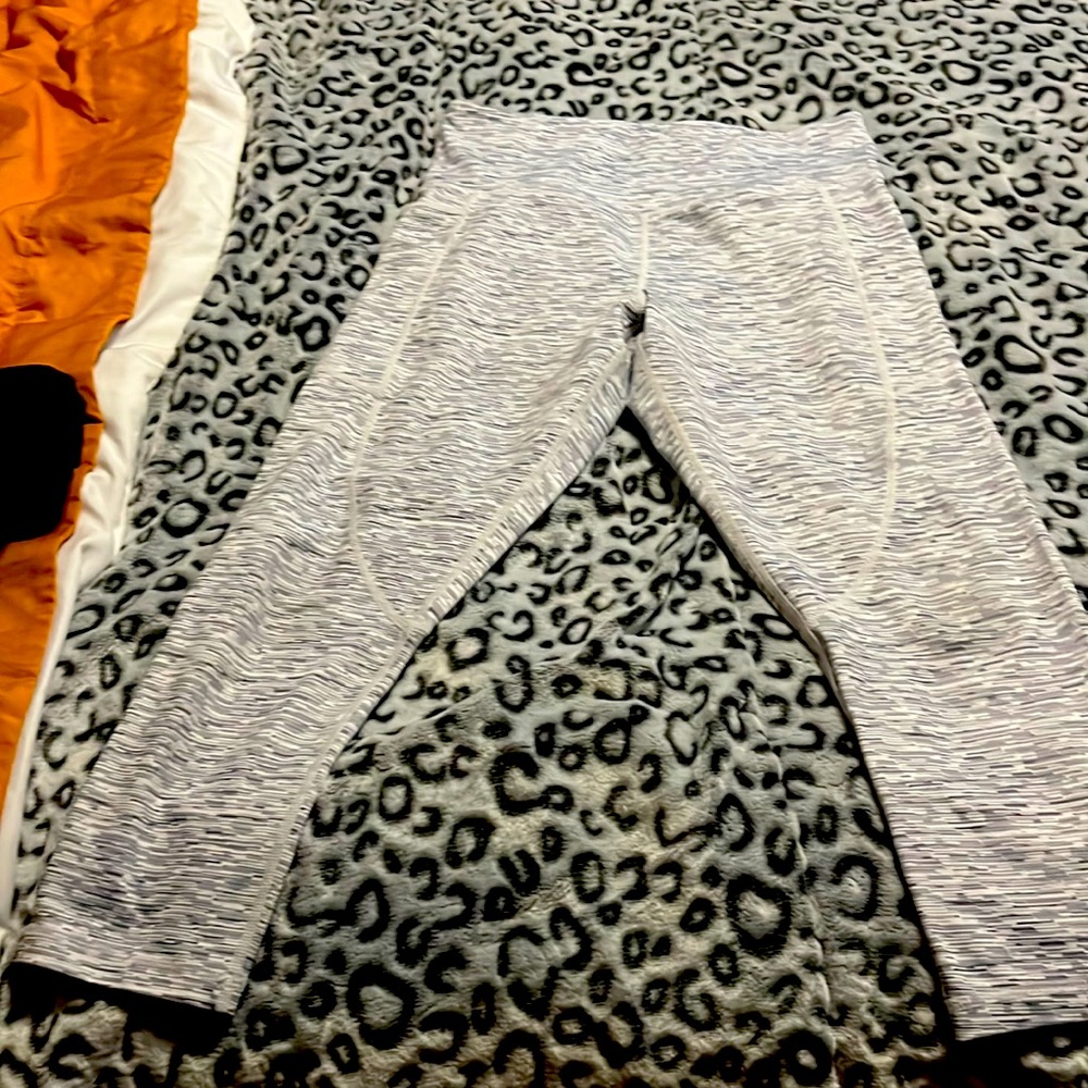 Zyia light and tight pocket capri